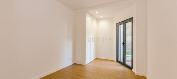2 bedrooms Building in Lisbon, Portugal No. 128162 14