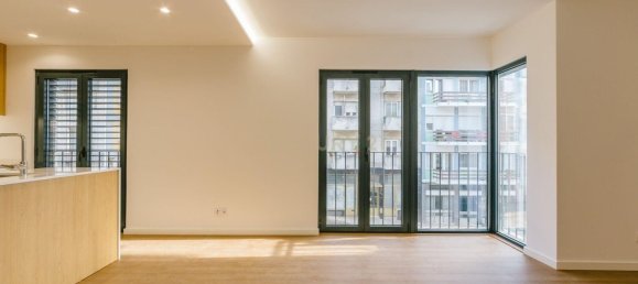 2 bedrooms Building in Lisbon, Portugal No. 128162 4