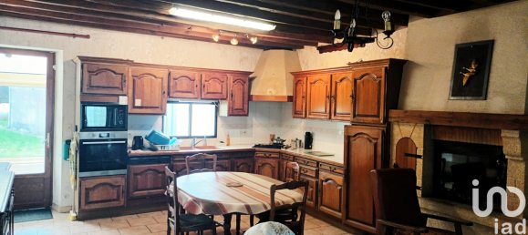 Casa de 5 dormitorios en La Chapelle-Saint-Martin-en-Plaine, France No. 240935 4