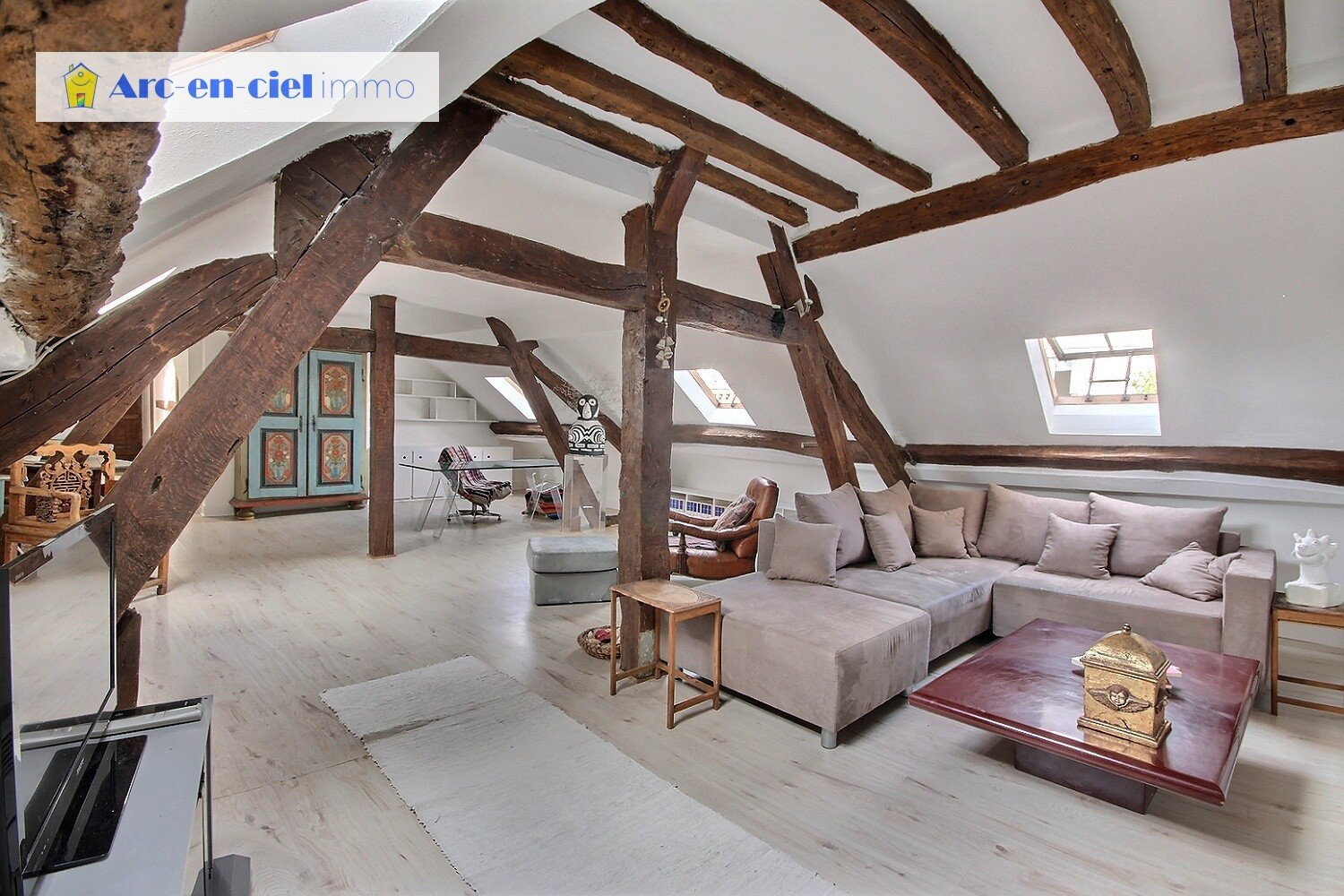 2 bedrooms Apartment in Paris, France No. 113666