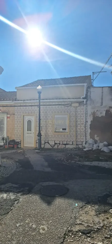 Studio in Lisbon, Portugal No. 96833