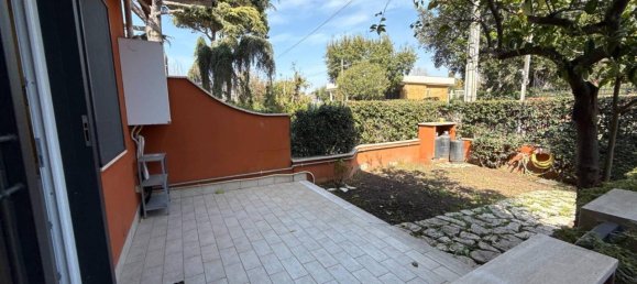 2-salle Appartement à Anzio, Italy No. 35666 25