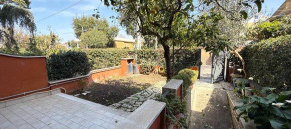 2-salle Appartement à Anzio, Italy No. 35666 23