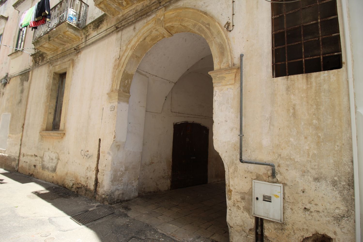 203m² Commercial property in Galatone, Italy No. 124946