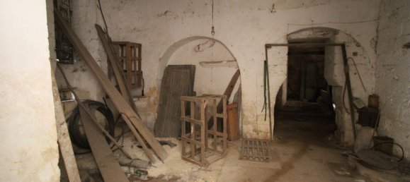 203m² Commercial property in Galatone, Italy No. 124946 21