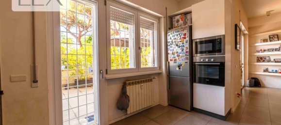 2 Schlafzimmer Wohnung in Rome, Italy, Nr. 391005 14