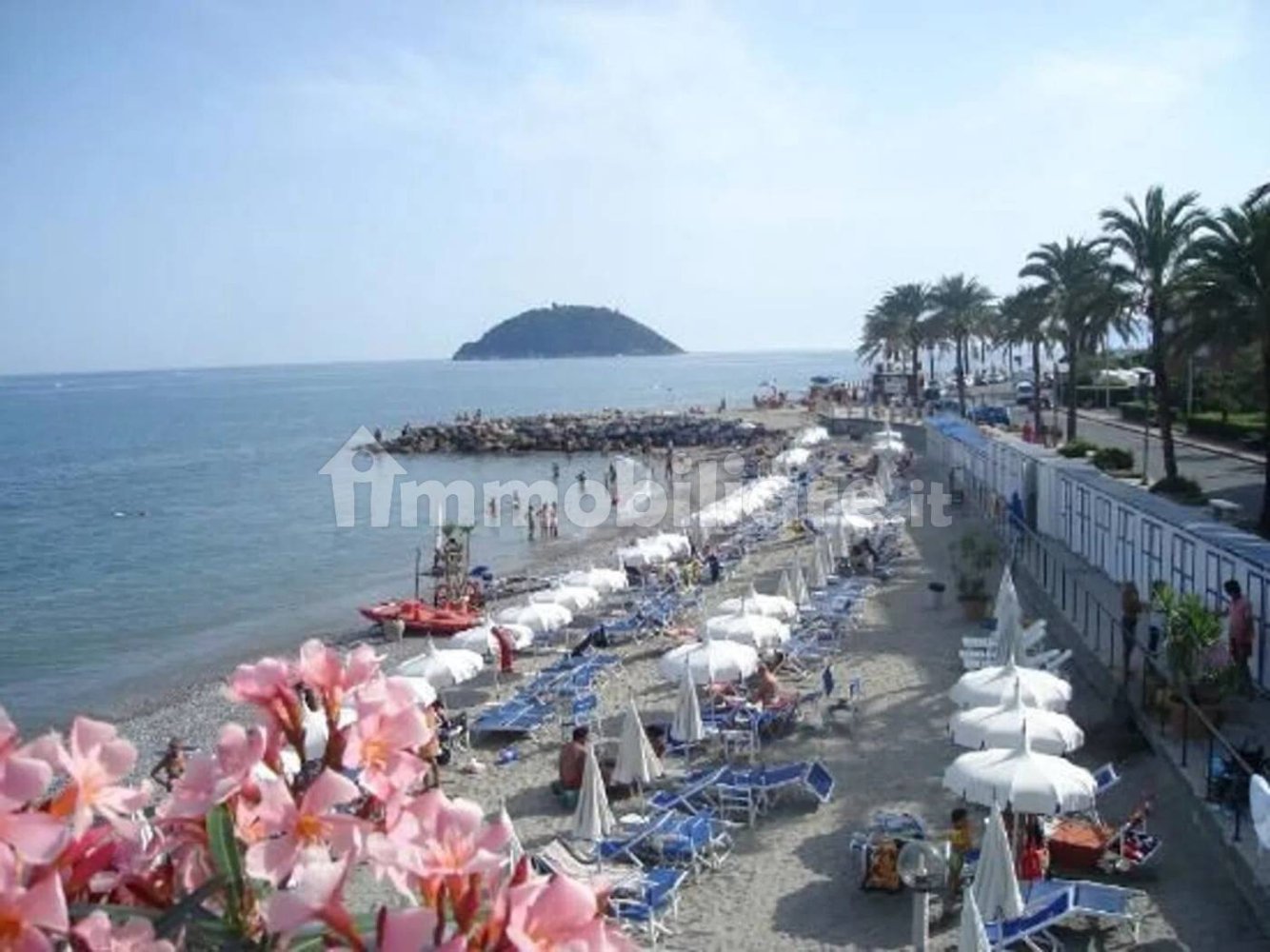 20 bedrooms House in Borghetto d'Arroscia, Italy No. 395570