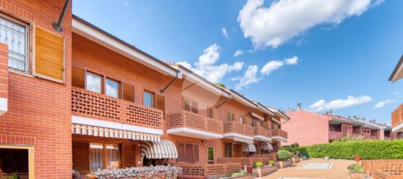 3 bedrooms Villa in Rivoli, Italy No. 263960 3