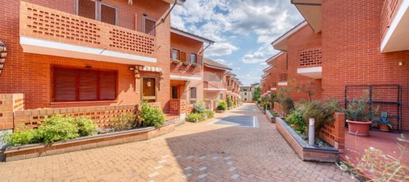 3 bedrooms Villa in Rivoli, Italy No. 263960 4