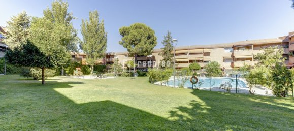 Apartamento de 4 dormitorios en Majadahonda, Spain No. 168360 3