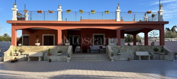 210m² Commercial property in Noto, Italy No. 365406 9