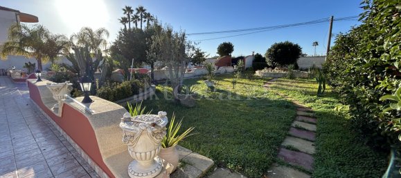 210m² Commercial property in Noto, Italy No. 365406 19