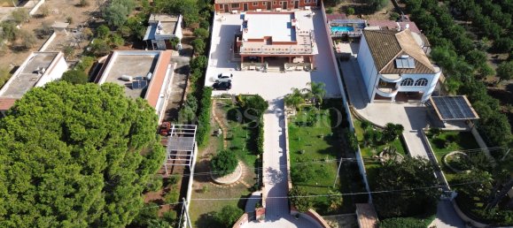 210m² Commercial property in Noto, Italy No. 365406 8