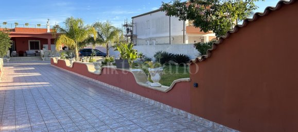 210m² Commercial property in Noto, Italy No. 365406 24