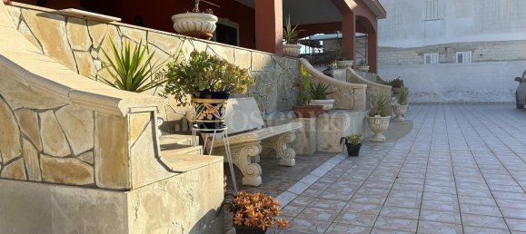 210m² Commercial property in Noto, Italy No. 365406 18