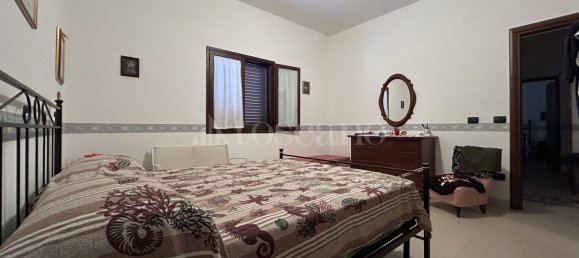 210m² Commercial property in Noto, Italy No. 365406 48