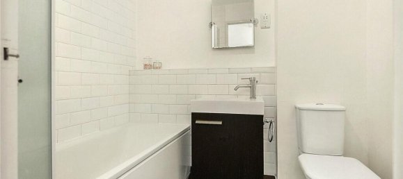 1 bedroom Apartment in London, United Kingdom No. 3805 7