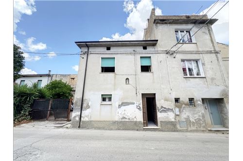 3 bedrooms House in Frisa, Italy No. 294230