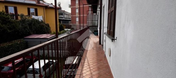 2 bedrooms Apartment in Malnate, Italy No. 305678 9