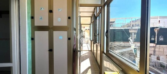 3 Schlafzimmer Wohnung in Torre del Greco, Italy, Nr. 376765 7