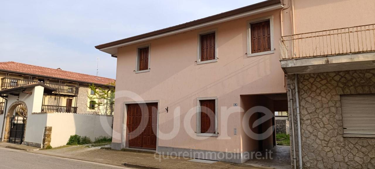 Casa de 5 habitaciónes en Udine, Italy No. 81880