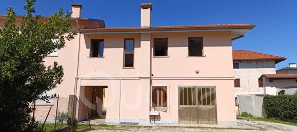 Casa de 5 habitaciónes en Udine, Italy No. 81880 14