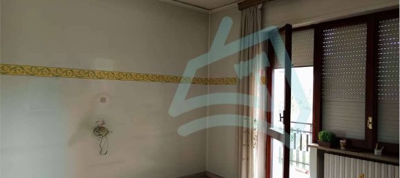 5 rooms Apartment in Benevento, Italy No. 300405 19