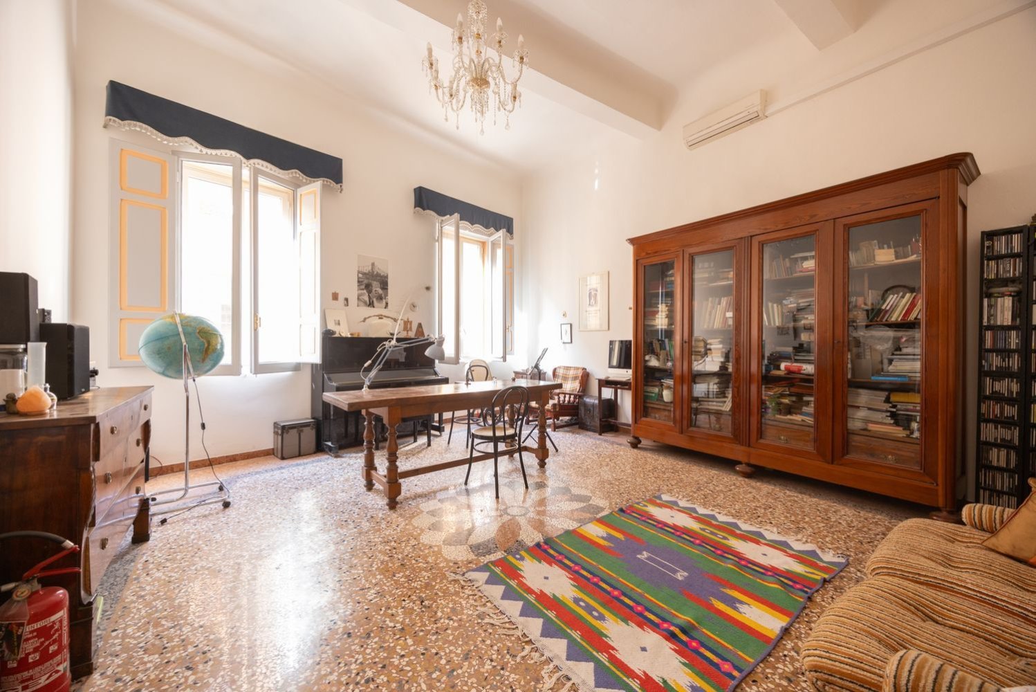 8 bedrooms Apartment in Bologna, Italy No. 362541