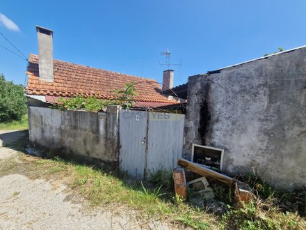 3 chambres Maison à Tapeus, Portugal No. 161766