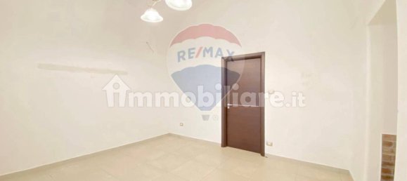 Casa de 2 dormitorios en Sant'Agata li Battiati, Italy No. 233904 16