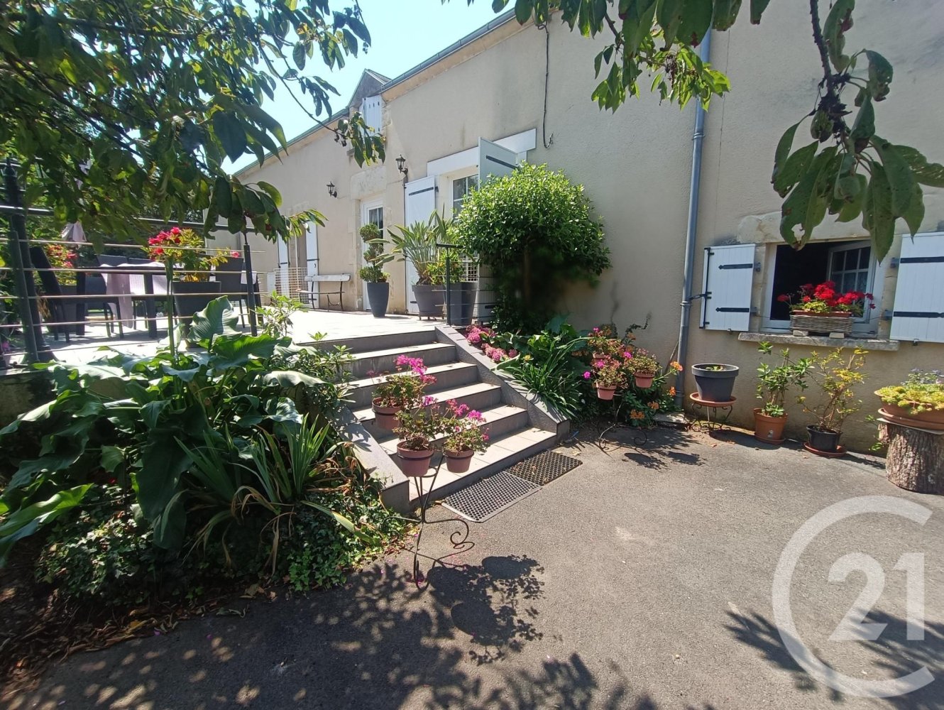 Casa de 5 dormitorios en Chassignolles, France No. 229995