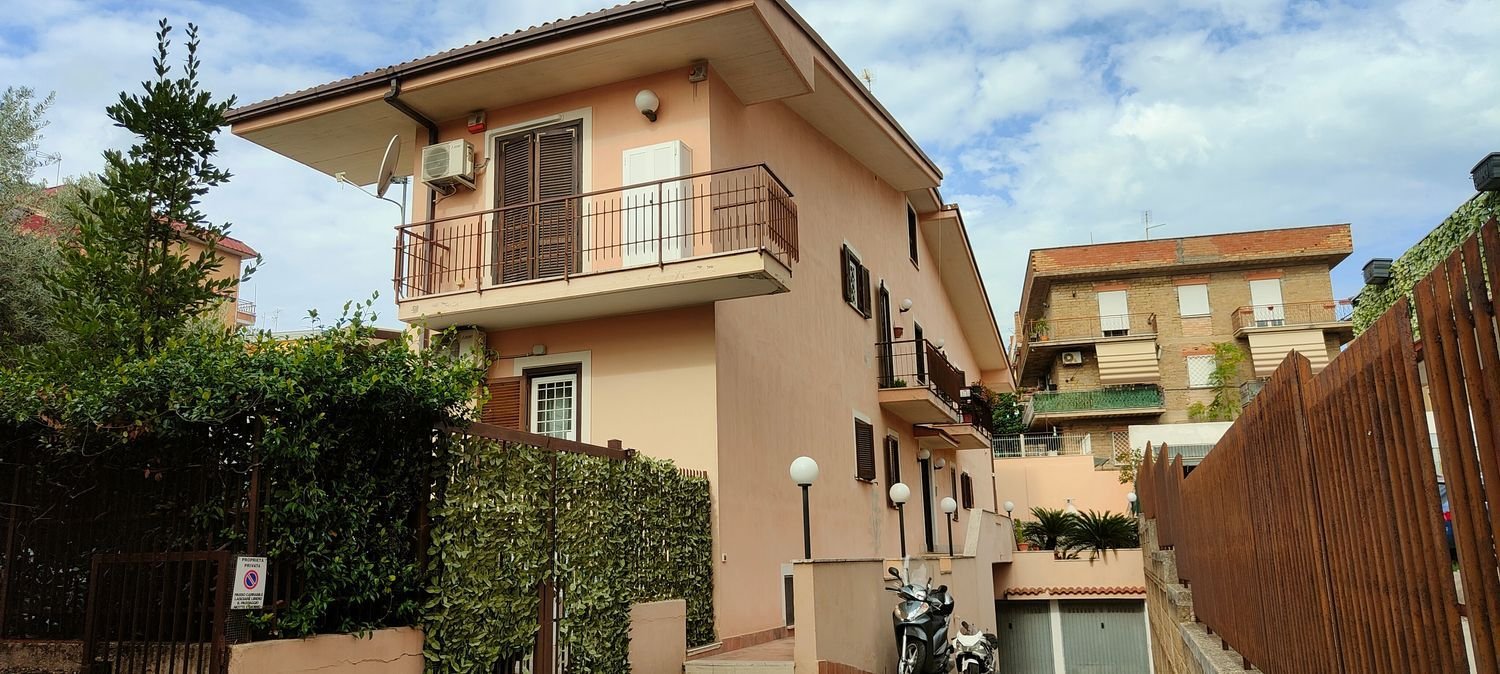 Apartamento de 2 dormitorios en Rome, Italy No. 400955