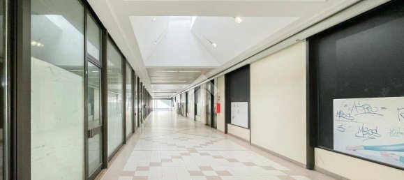 1-Zimmer Gewerbliche Immobilie in Brescia, Italy, Nr. 209538 23