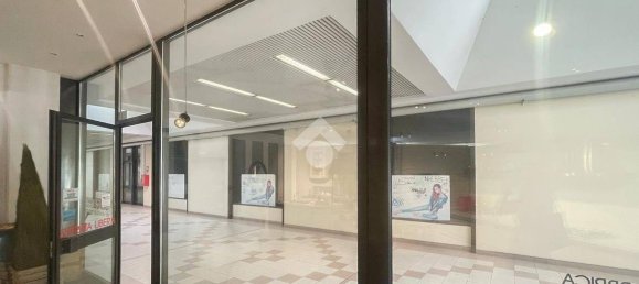 1-Zimmer Gewerbliche Immobilie in Brescia, Italy, Nr. 209538 33