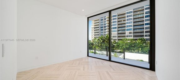 4 chambres propriété commerciale à louer à Miami, Miami-Dade, Florida, USA № 615440 13