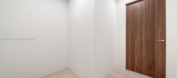 4 chambres propriété commerciale à louer à Miami, Miami-Dade, Florida, USA № 615440 10