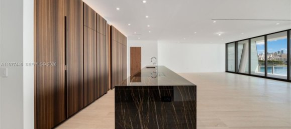 4 chambres propriété commerciale à louer à Miami, Miami-Dade, Florida, USA № 615440 22