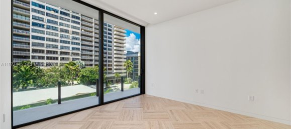 4 chambres propriété commerciale à louer à Miami, Miami-Dade, Florida, USA № 615440 11