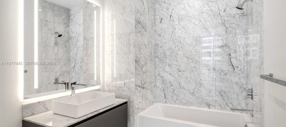 4 chambres propriété commerciale à louer à Miami, Miami-Dade, Florida, USA № 615440 12