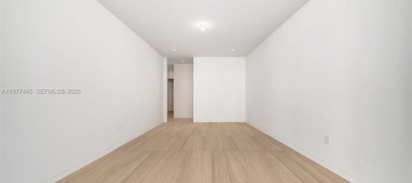 4 chambres propriété commerciale à louer à Miami, Miami-Dade, Florida, USA № 615440 17