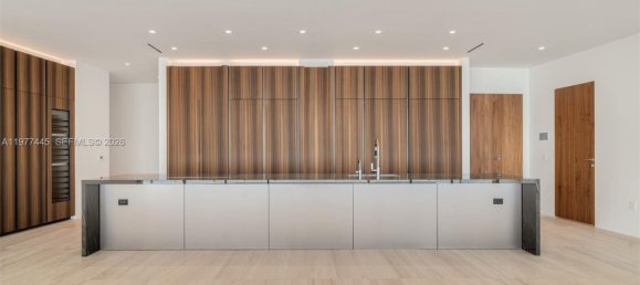 4 chambres propriété commerciale à louer à Miami, Miami-Dade, Florida, USA № 615440 23