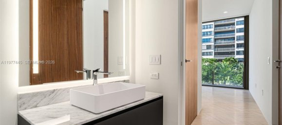 4 chambres propriété commerciale à louer à Miami, Miami-Dade, Florida, USA № 615440 7