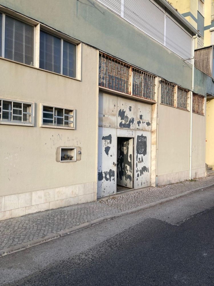 Entrepôt à Odivelas, Portugal 125m² No. 302161