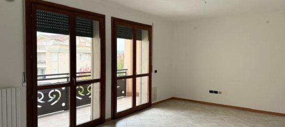 Квартира с 3 комнатами в Сельваццано Дентро, Италия № 156747 2