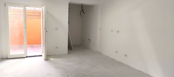 2 rooms Apartment in Bologna, Italy No. 63081 3