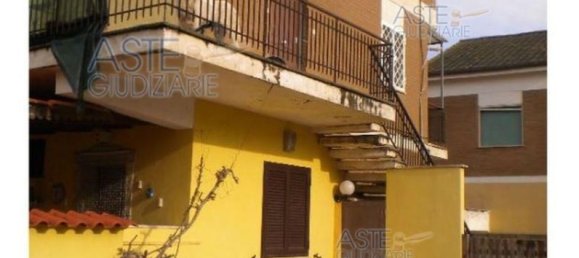 Casa de 11 habitaciónes en Ardea, Italy No. 9004 23