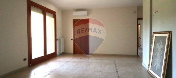5-salle Appartement à Matera, Italy No. 34643 3