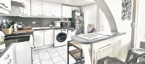 Apartamento de 2 dormitorios en Montreuil, France No. 327950 9