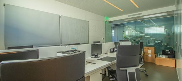 5 bedrooms House in Porto, Portugal No. 17187 27