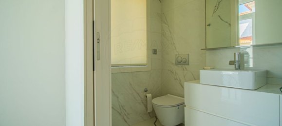 5 bedrooms House in Porto, Portugal No. 17187 2